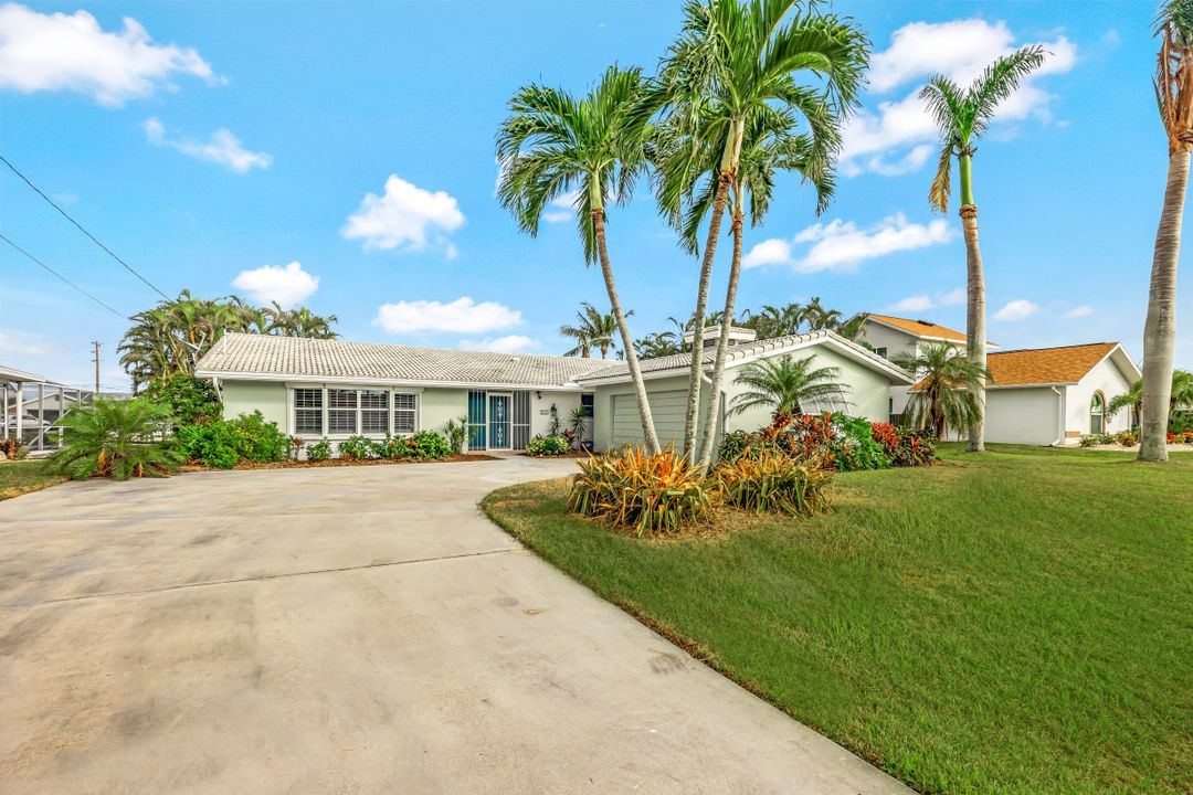 5305 Del Monte Ct, Cape Coral, FL 33904