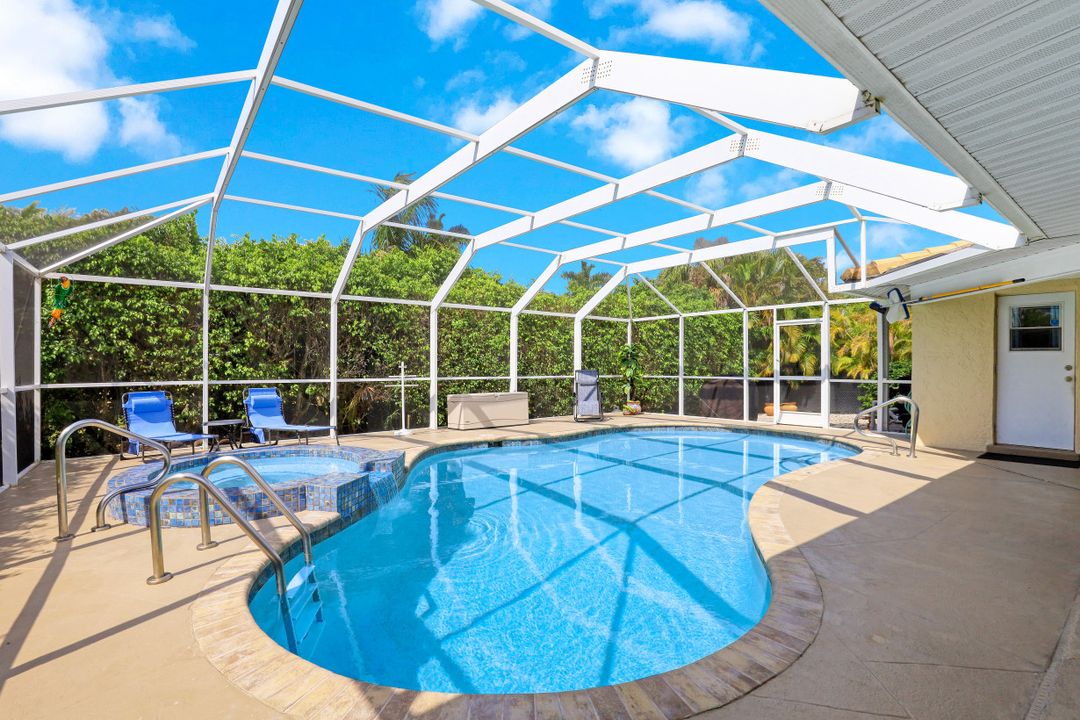 232 Tahiti Rd, Marco Island, FL 34145