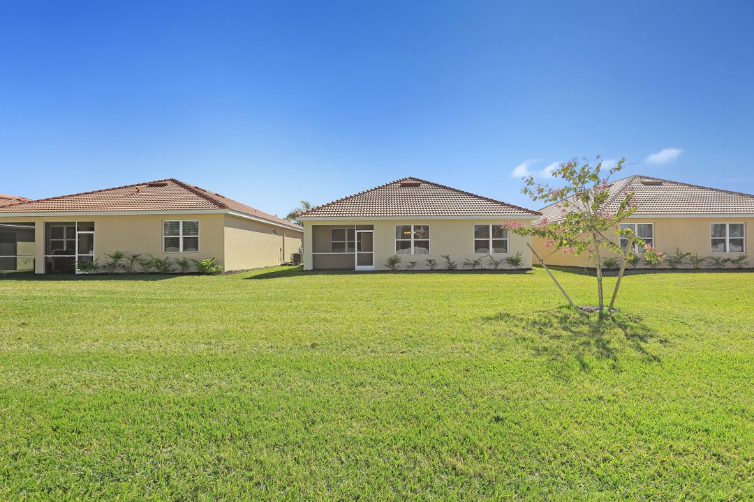 3146 Birchin Ln, Fort Myers, FL 33916