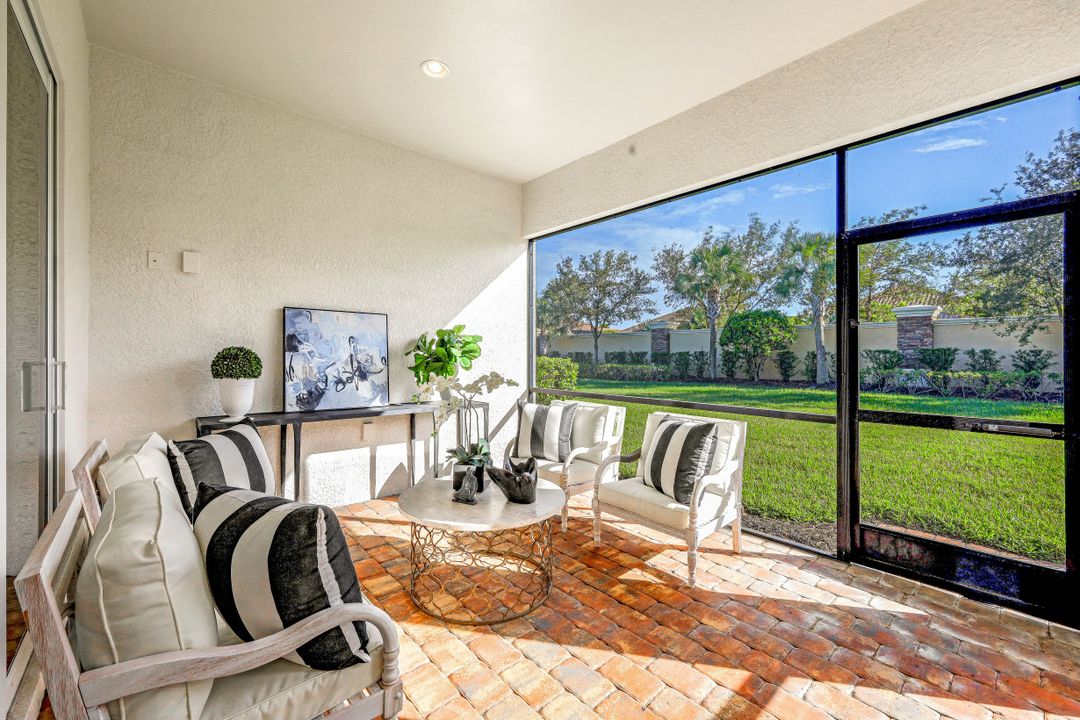 9328 Fieldstone Ln, Naples, FL 34120