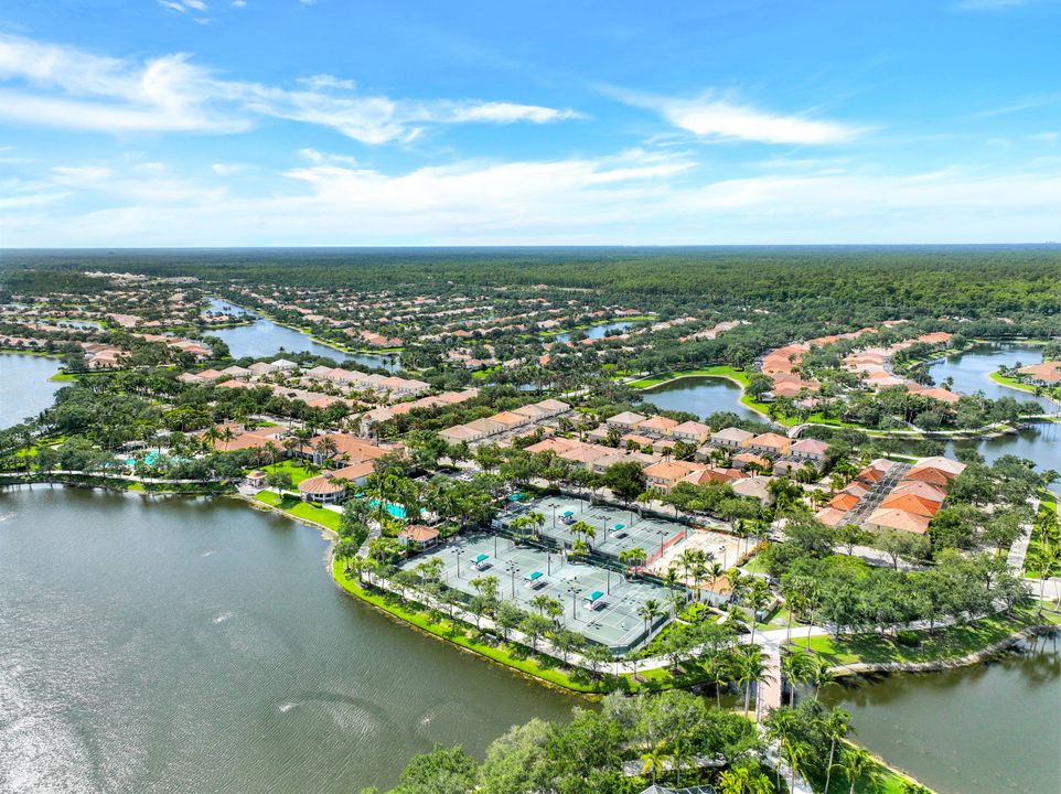 4420 Prescott Ln, Naples, FL 34119
