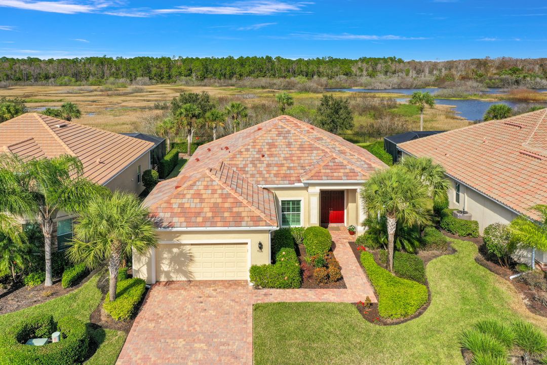 9319 Fieldstone Ln, Naples, FL 34120