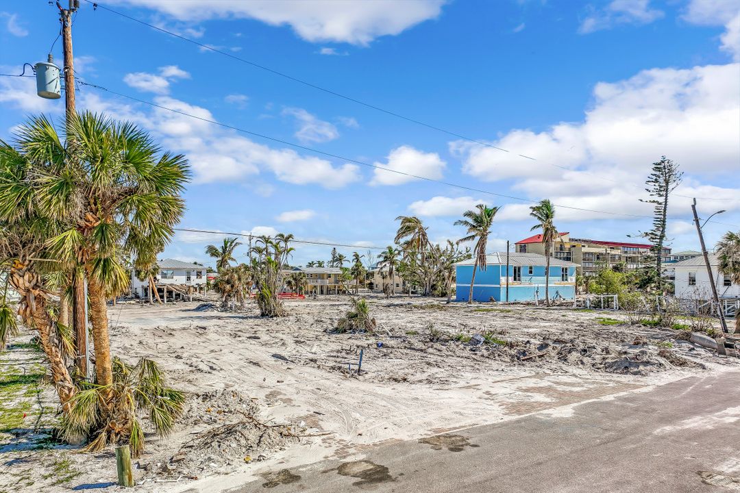 6053 Gulf Rd, Fort Myers Beach, FL 33931