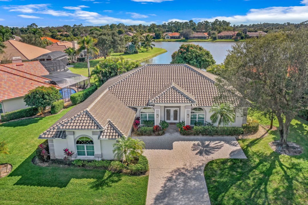 2104 Imperial Cir, Naples, FL 34110