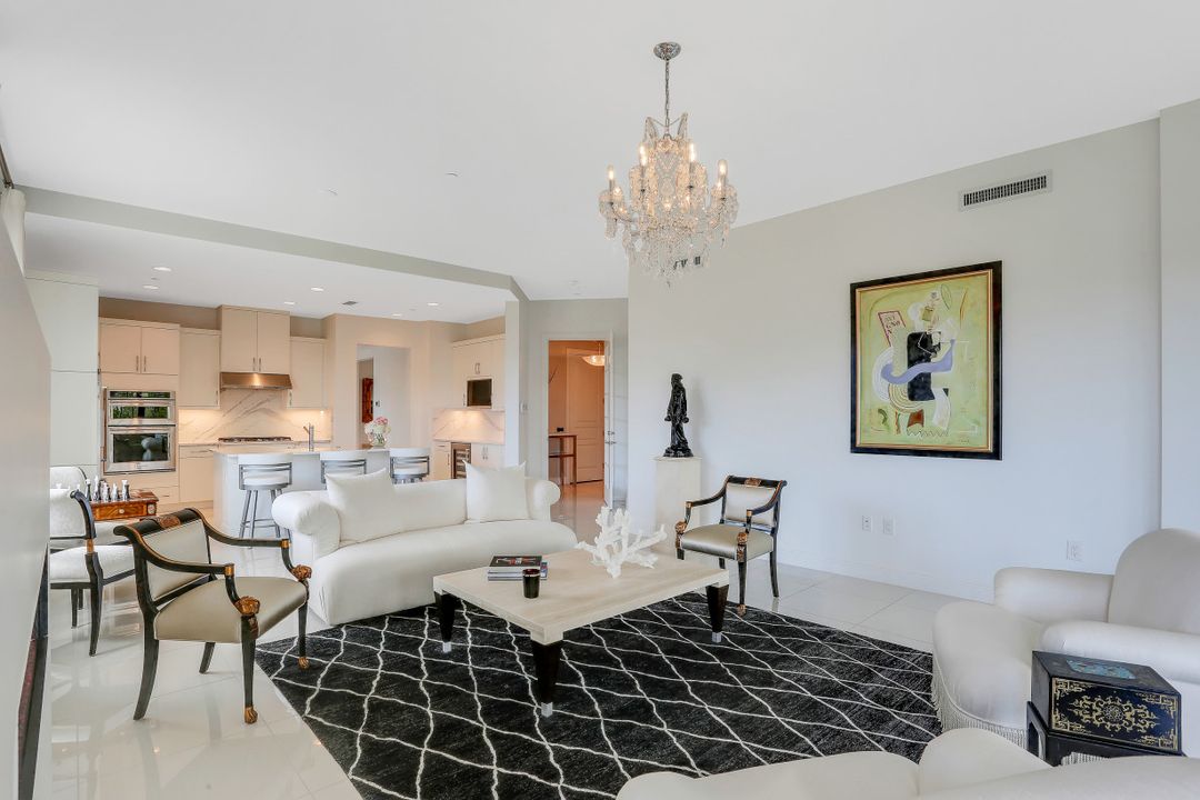 16390 Viansa Way #102, Naples, FL 34110