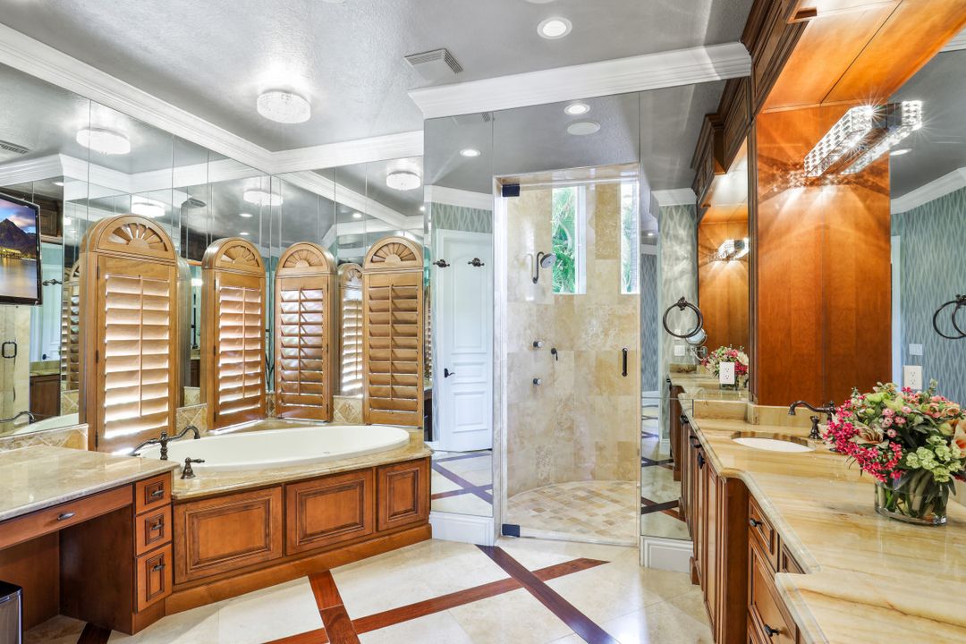 18000 Via Bellamare Ln, Miromar Lakes, FL 33913