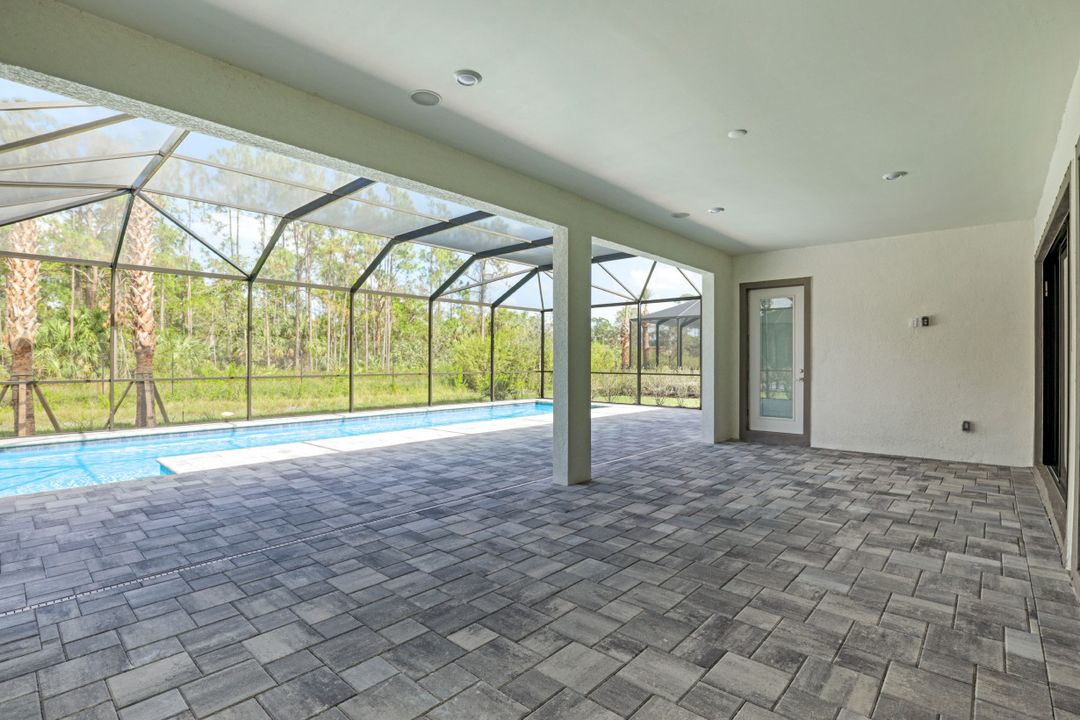 9547 Curlew Dr, Naples, FL 34120