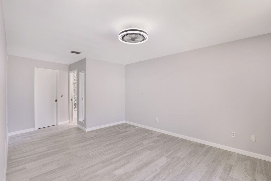 288 Grapewood Ct, Marco Island, FL 34145