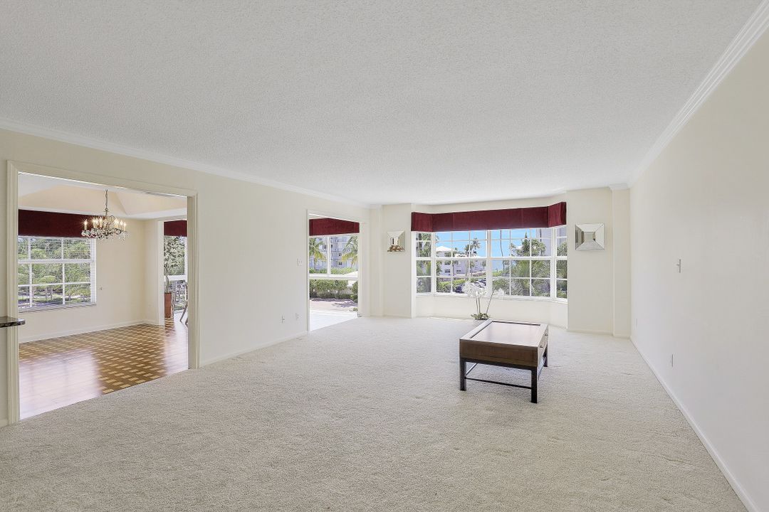 1900 Gulf Shore Blvd N #201, Naples, FL 34102