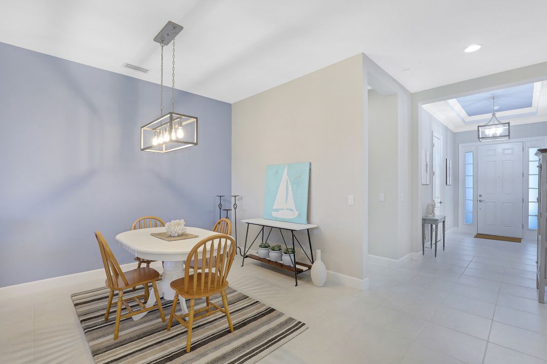 8458 Sevilla Ct, Naples, FL 34114