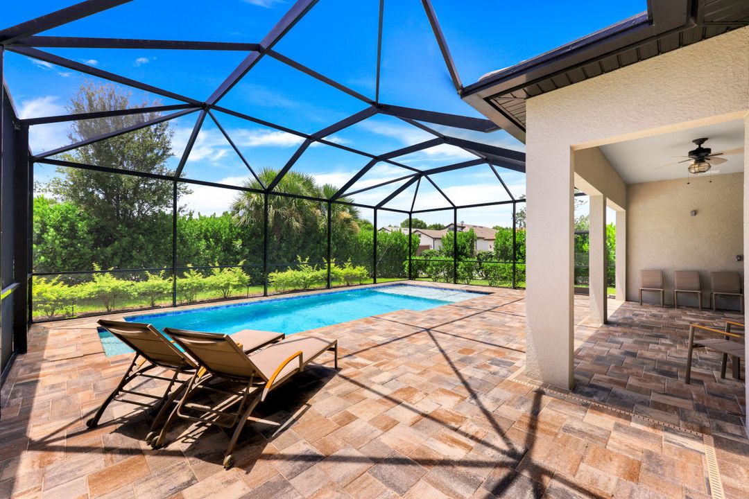 7273 Wilton Dr N, Naples, FL 34109