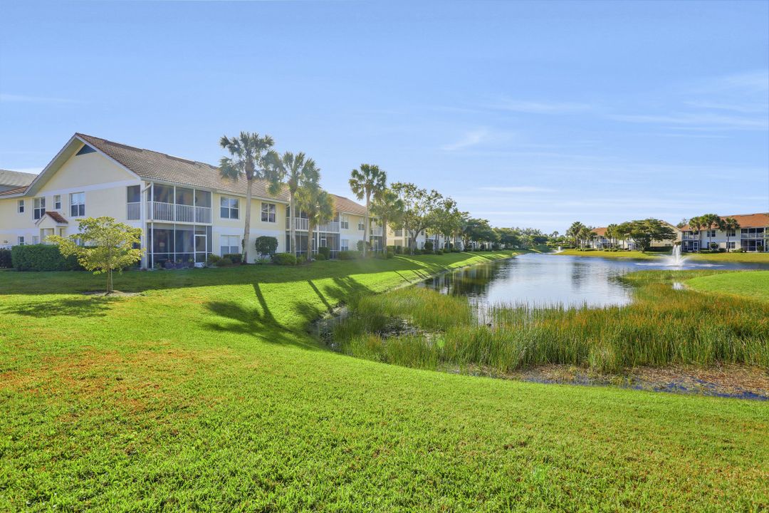 5100 Cedar Springs Dr #204, Naples, FL 34110