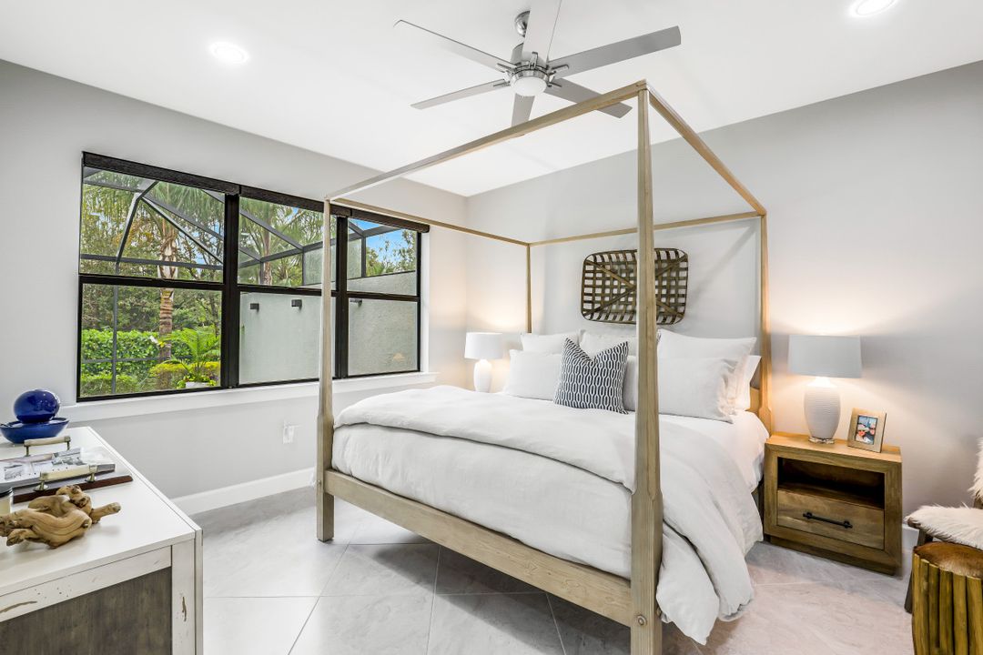 7682 Jacaranda Ln, Naples, FL 34114