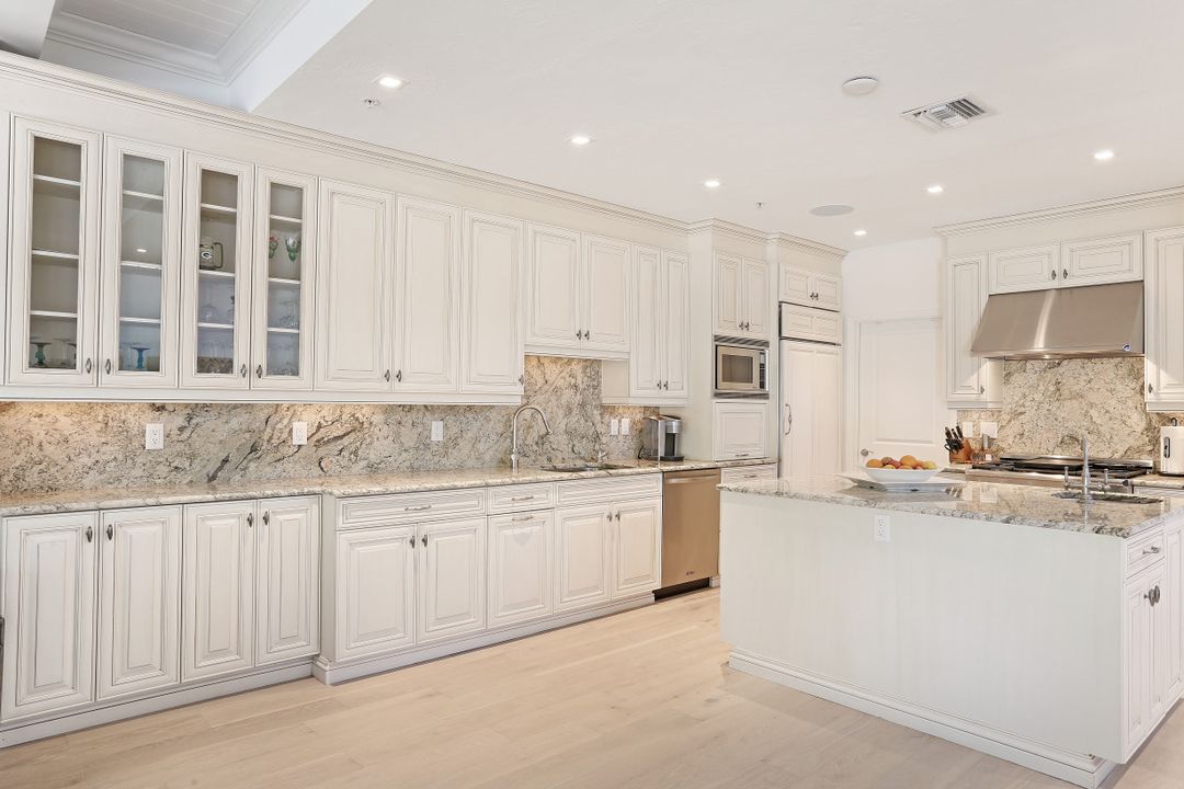 3725 Rachel Ln, Naples, FL 34103