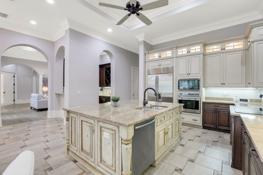 2228 Miramonte Ct, Naples, FL 34105