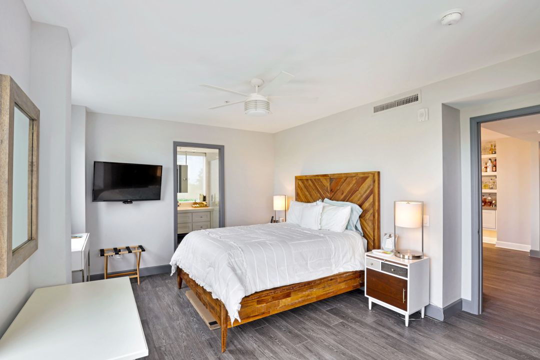 8720 Bay Colony Dr, Naples, FL 34108