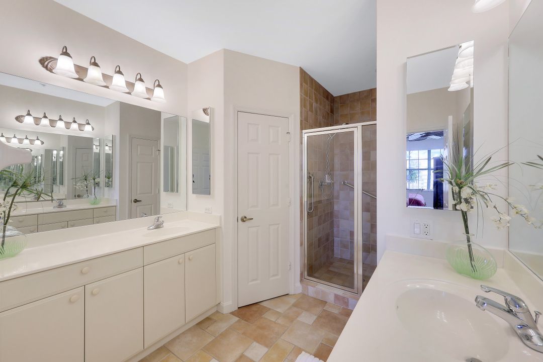 3065 Driftwood Way #4202, Naples, FL 34109