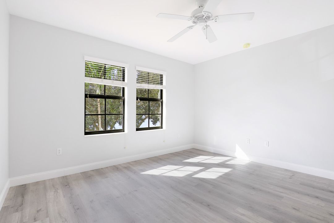 1391 Santiago Cir #902, Naples, FL 34113