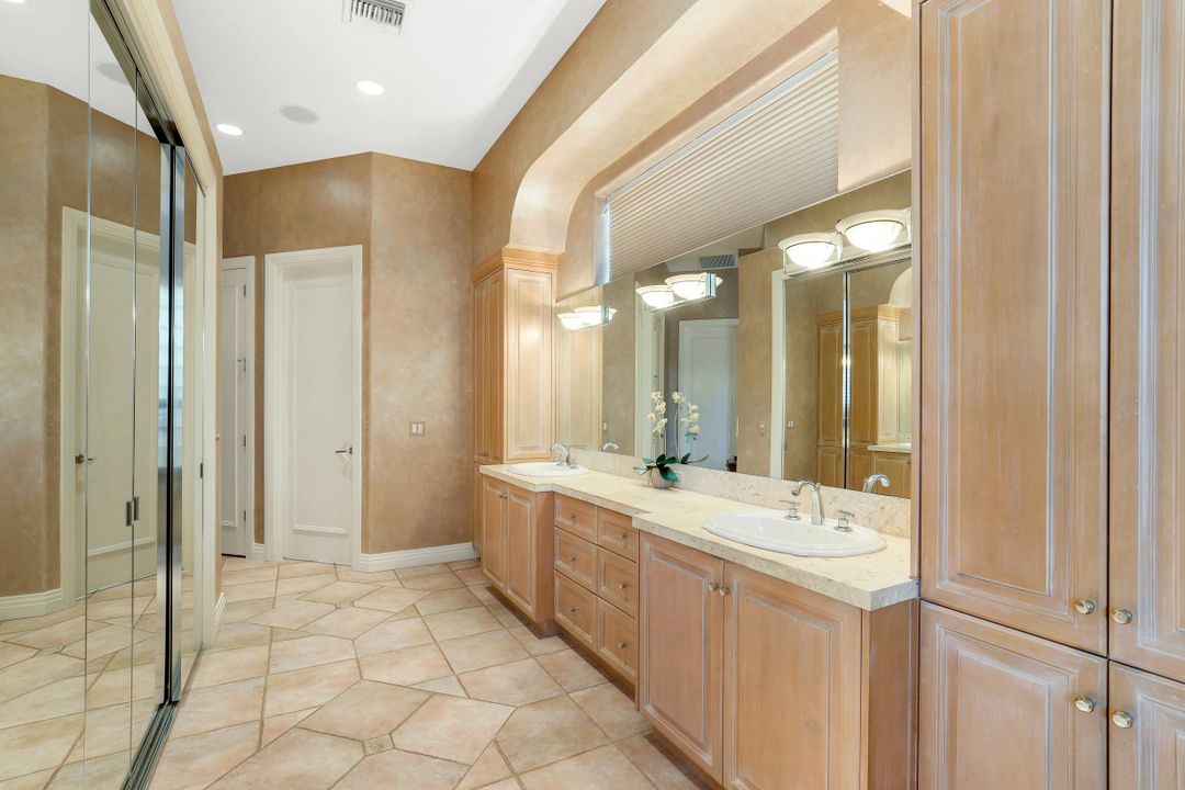 27820 Riverwalk Way, Bonita Springs, FL 34134