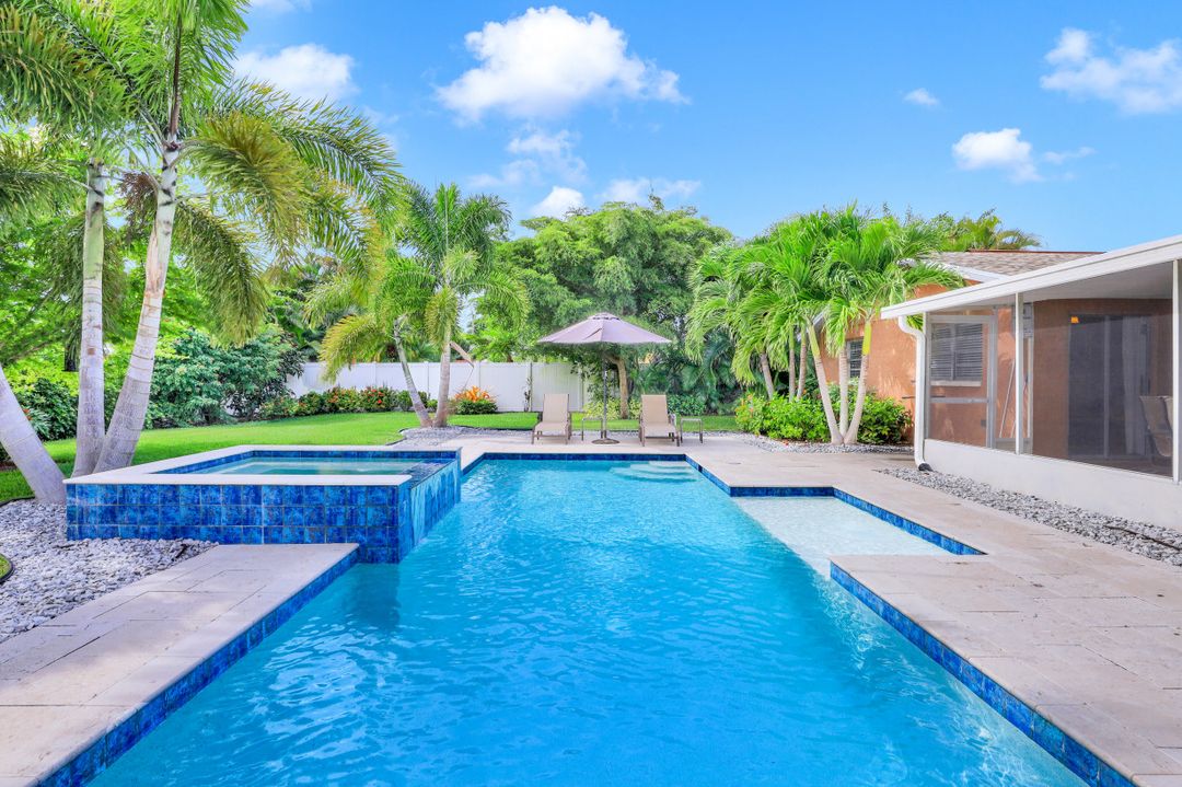 580 105th Ave N, Naples, FL 34108