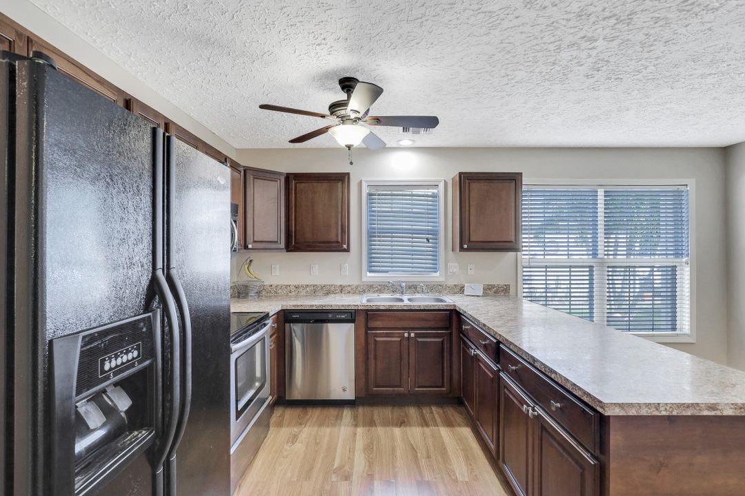 239 Leawood Cir, Naples, FL 34104