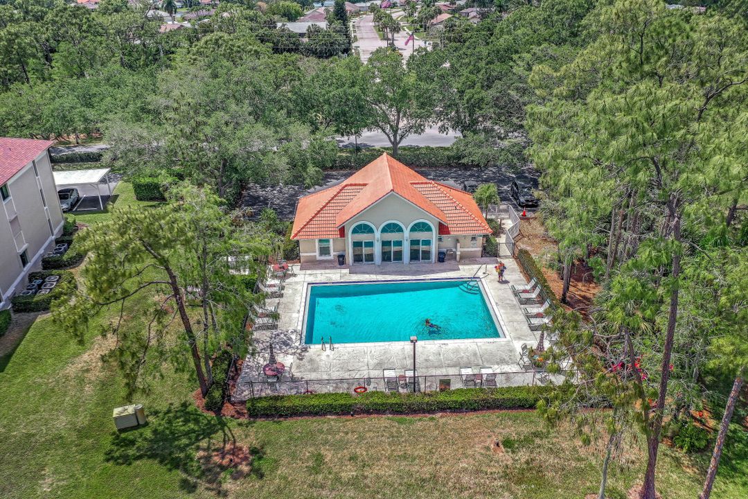 5716 Deauville Cir, Naples, FL 34112