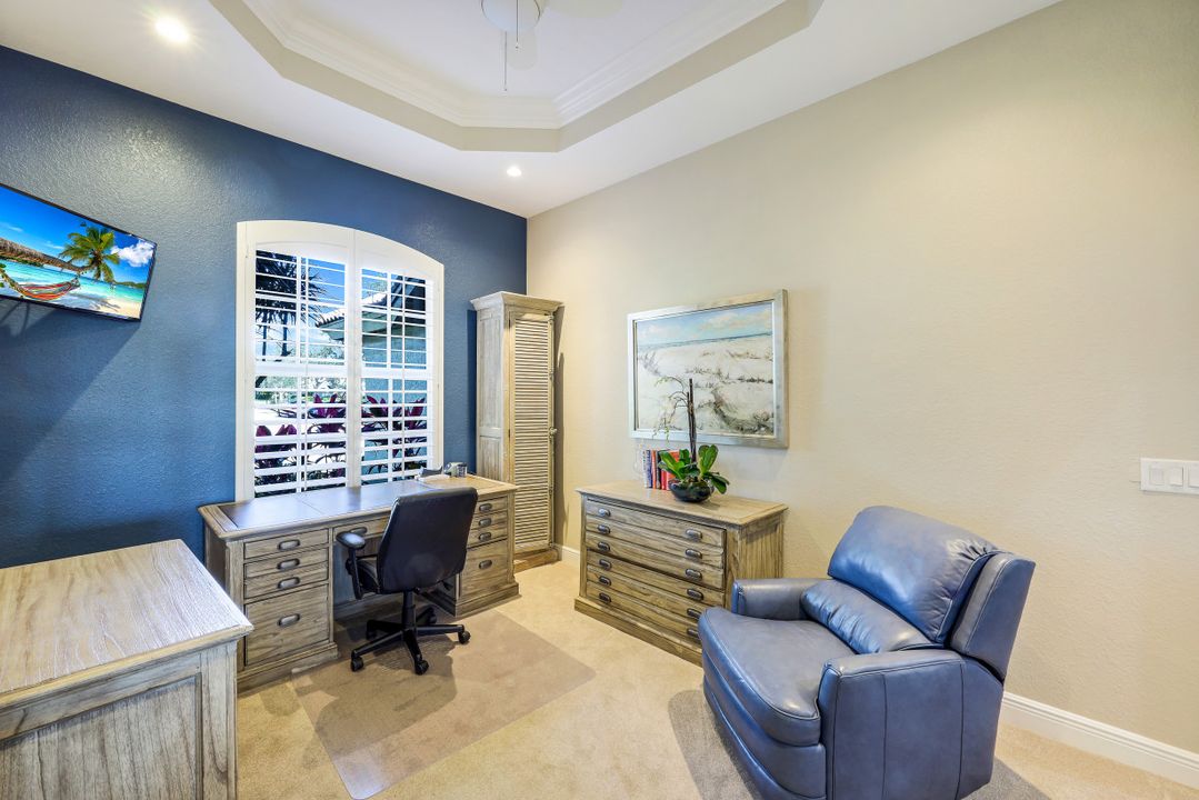 8979 Morgan Ct, Naples, FL 34113