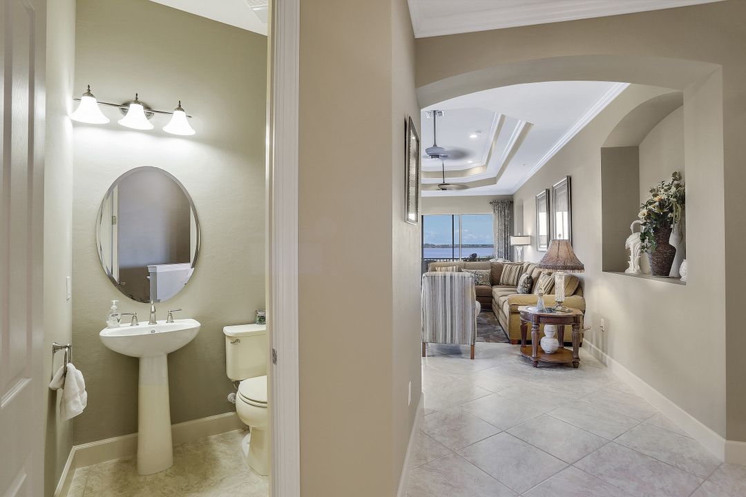 9060 Siesta Bay Dr #201, Naples, FL 34120