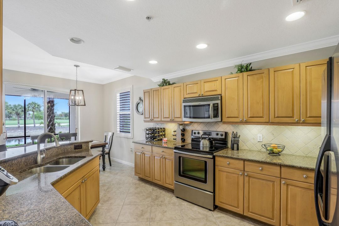 8735 Coastline Ct #102, Naples, FL 34120