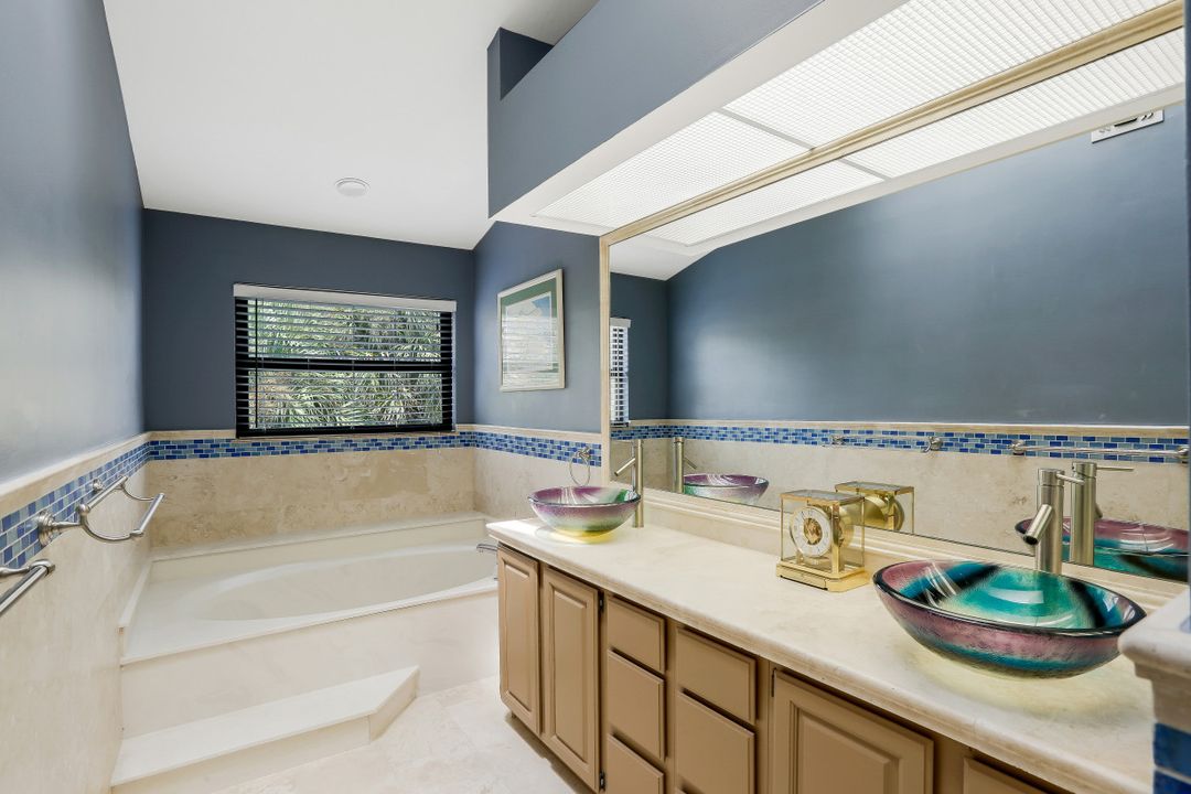 27119 Oakwood Lake Dr, Bonita Springs, FL 34134