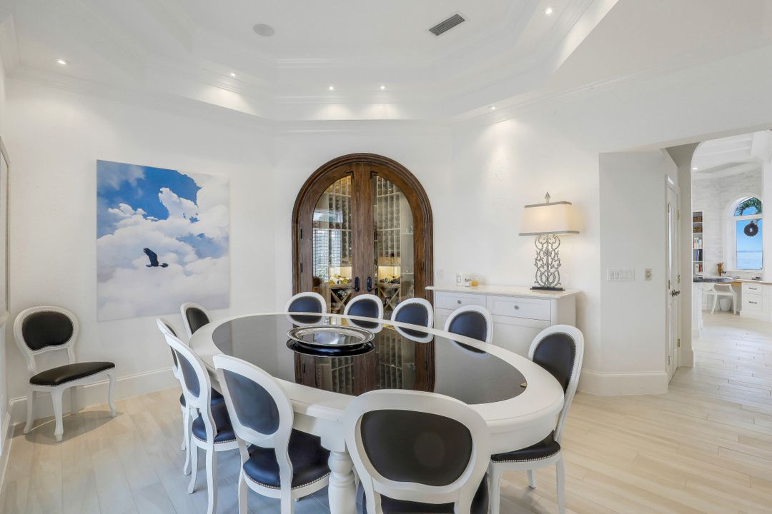 518 Coral Dr, Cape Coral, FL 33904