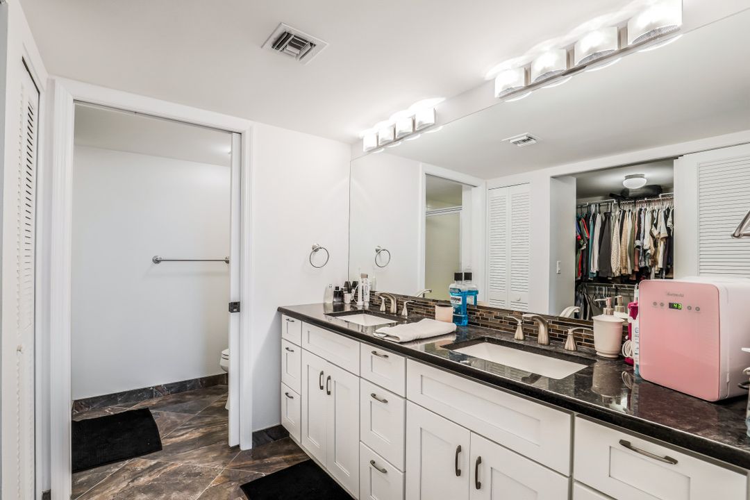 6585 Nicholas Blvd #703, Naples, FL 34108