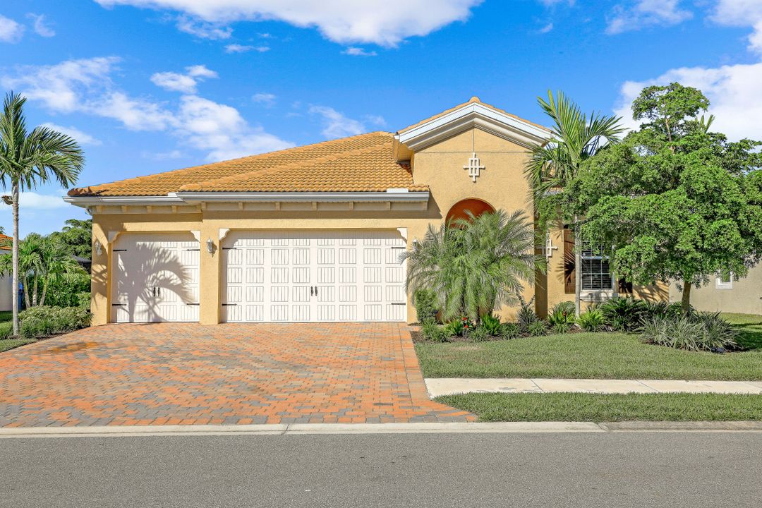 3001 Sunset Pointe Cir, Cape Coral, FL 33914