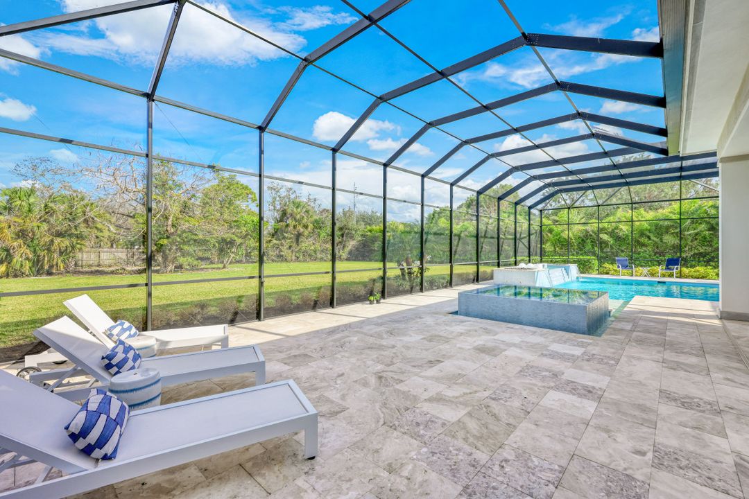 603 West St, Naples, FL 34108