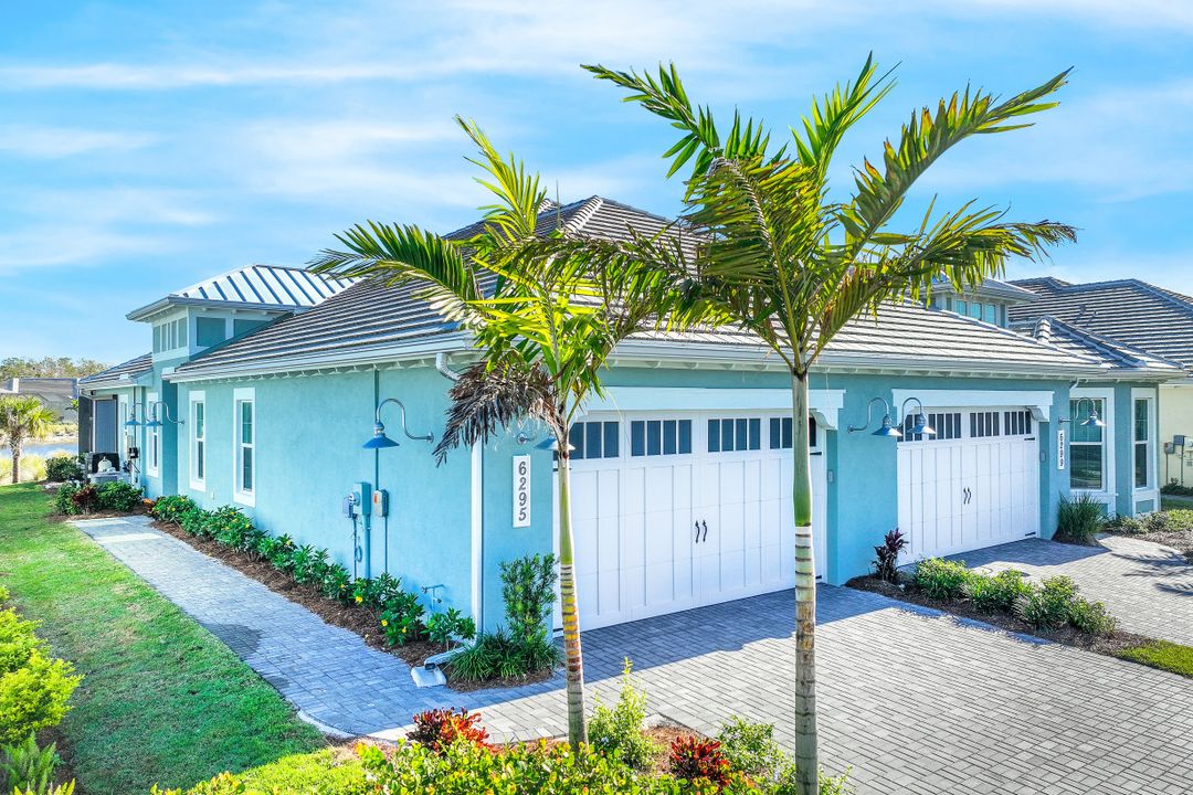 6295 Arriba Ave, Naples, FL 34113