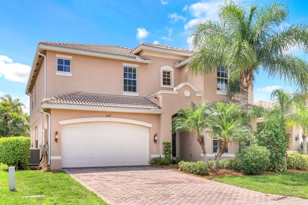 11137 Sparkleberry Dr, Fort Myers, FL 33913