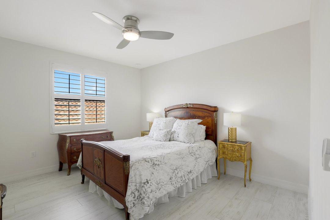 13840 Luna Dr, Naples, FL 34109