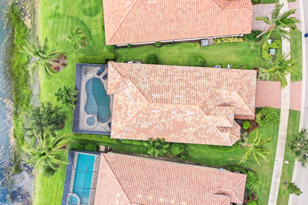 9104 Isla Bella Cir, Bonita Springs, FL 34135