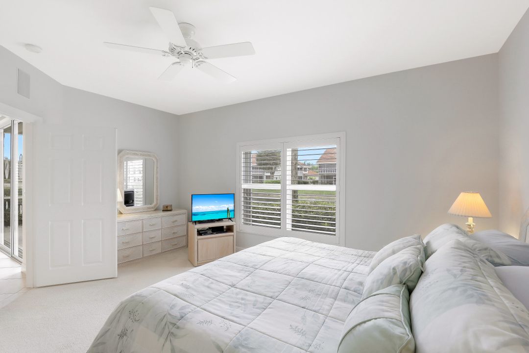 5230 Birmingham Dr #101, Naples, FL 34110