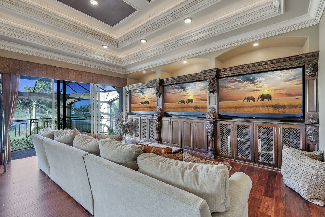 6411 Highcroft Dr, Naples, FL 34119