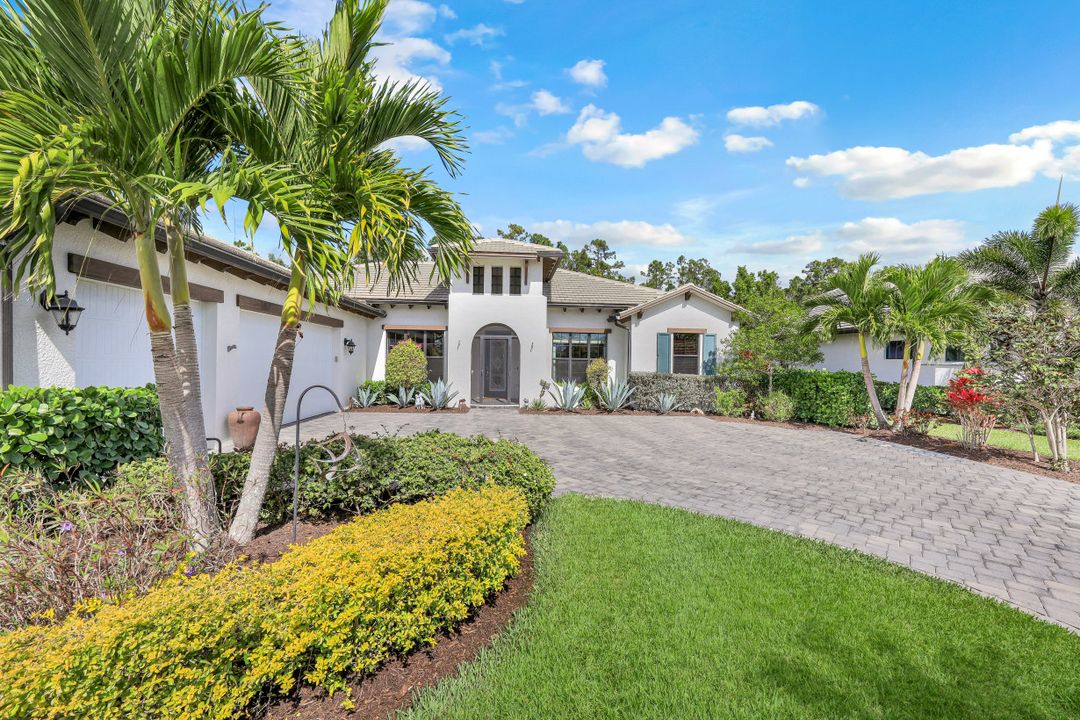 2303 Somerset Pl, Naples, FL 34120