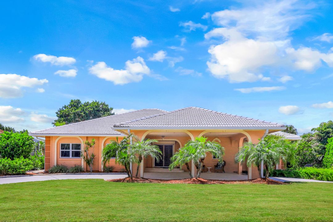 550 Inlet Dr, Marco Island, FL 34145