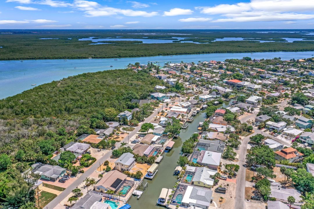 230 Donora Blvd, Fort Myers Beach, FL 33931