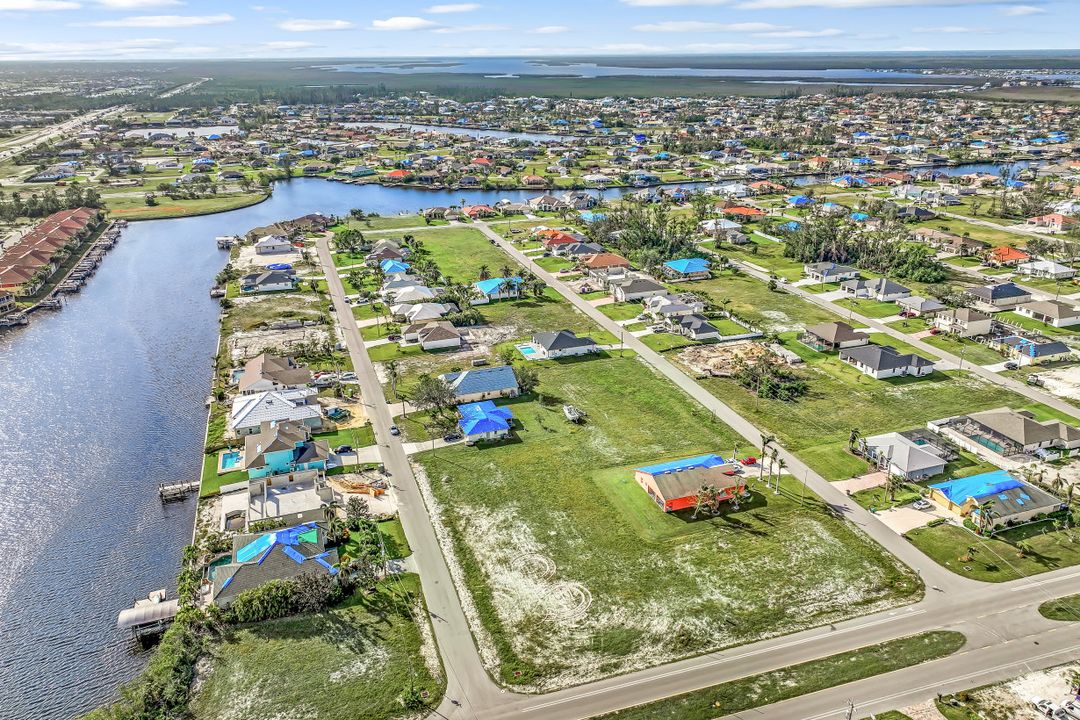 10 SW 33rd Ave, Cape Coral, FL 33991