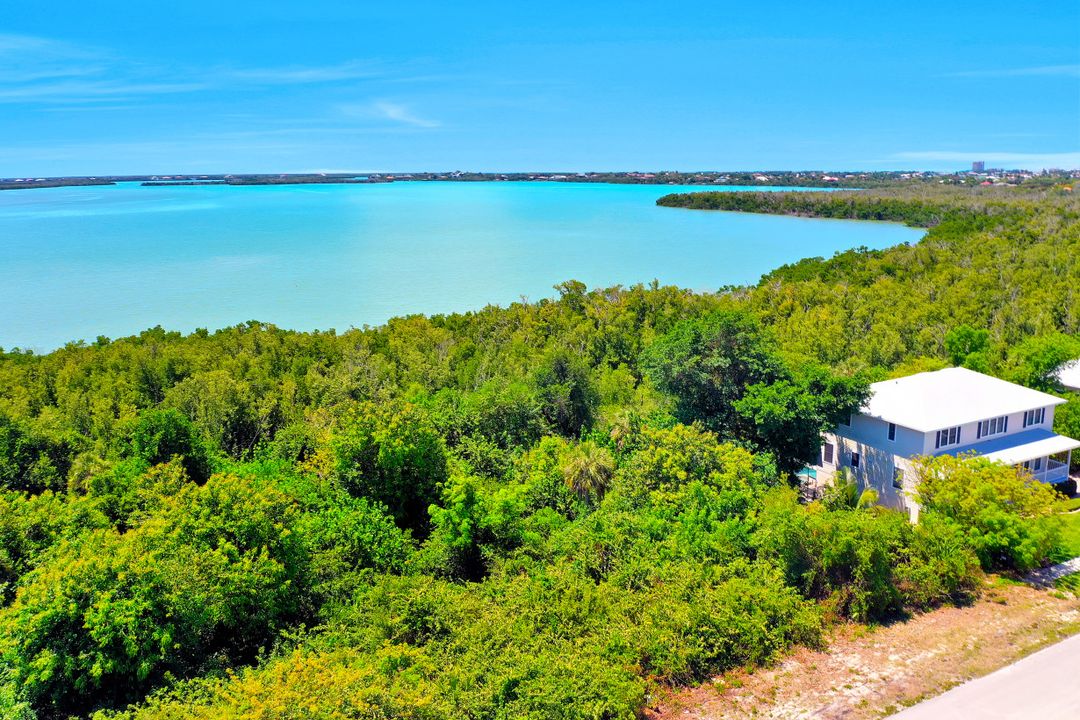 1959 Sheffield Ave, Marco Island, FL 34145