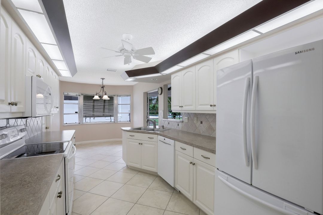 628 104th Ave N, Naples, FL 34108