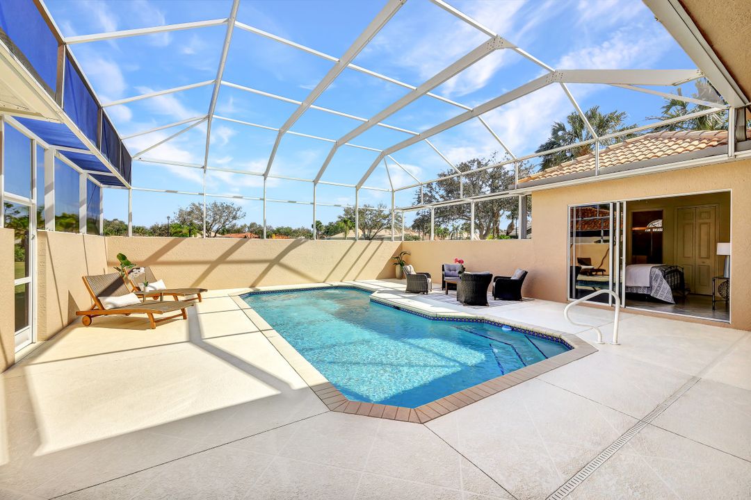 6104 Highwood Park Ln, Naples, FL 34110