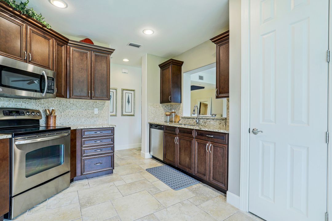 8036 Players Cove Dr #3-102, Naples, FL 34113