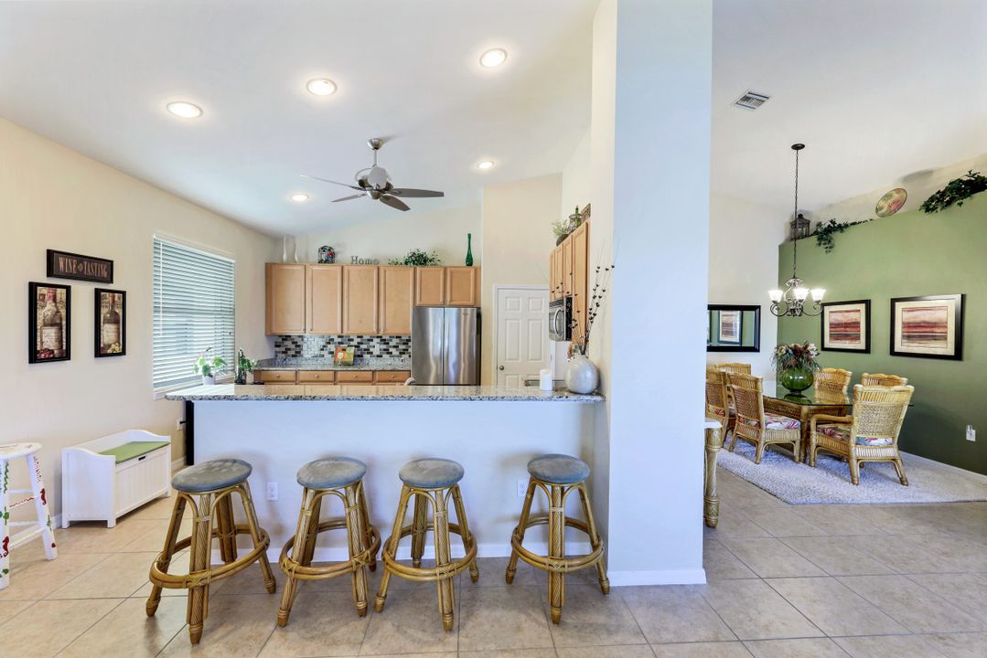 8615 Sumner Ave, Fort Myers, FL 33908