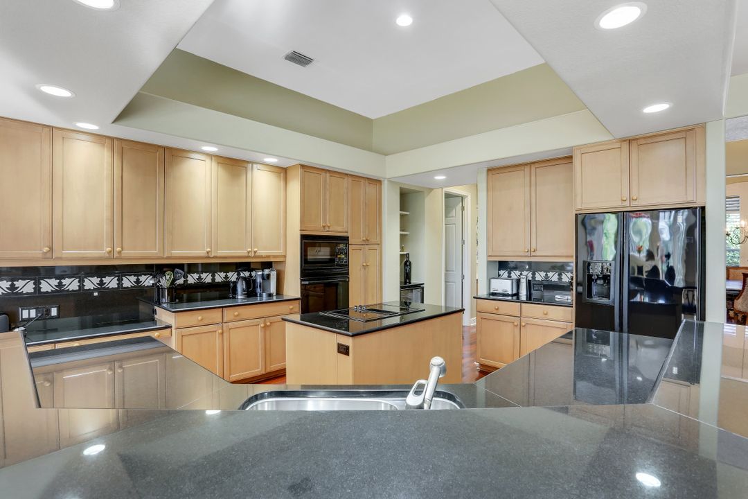 25150 Ridge Oak Dr, Bonita Springs, FL 34134